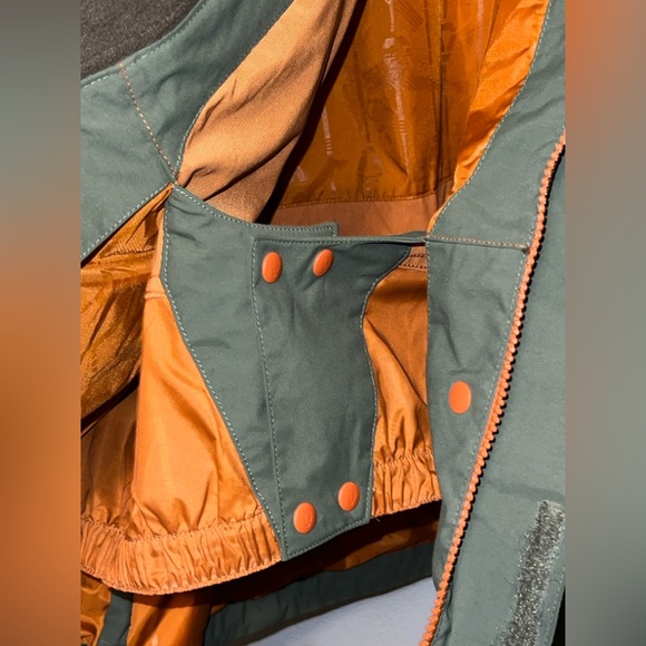 The North Face Men's Olive HyVent Performance Jacket - Picture 13 of 16